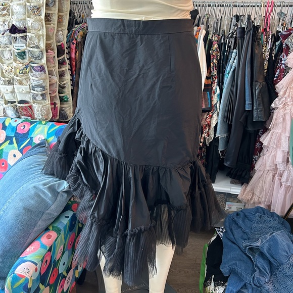 Collection HM skirt. Poly crepe with tulle and lace trim. - Picture 2 of 3